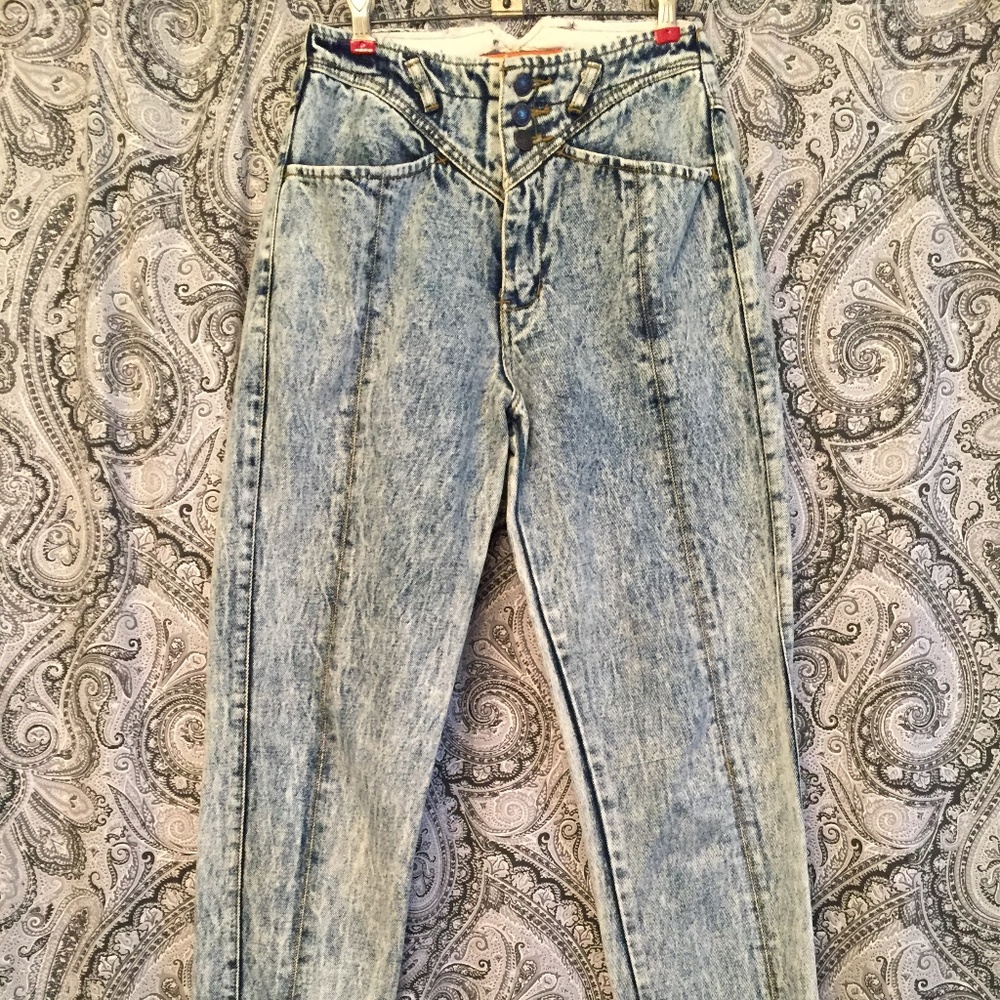 JORDACHE  NO EXIT  3 BUTTON AND ZIP RED TAG ABD BACK LABEL WAIST DESIGN!